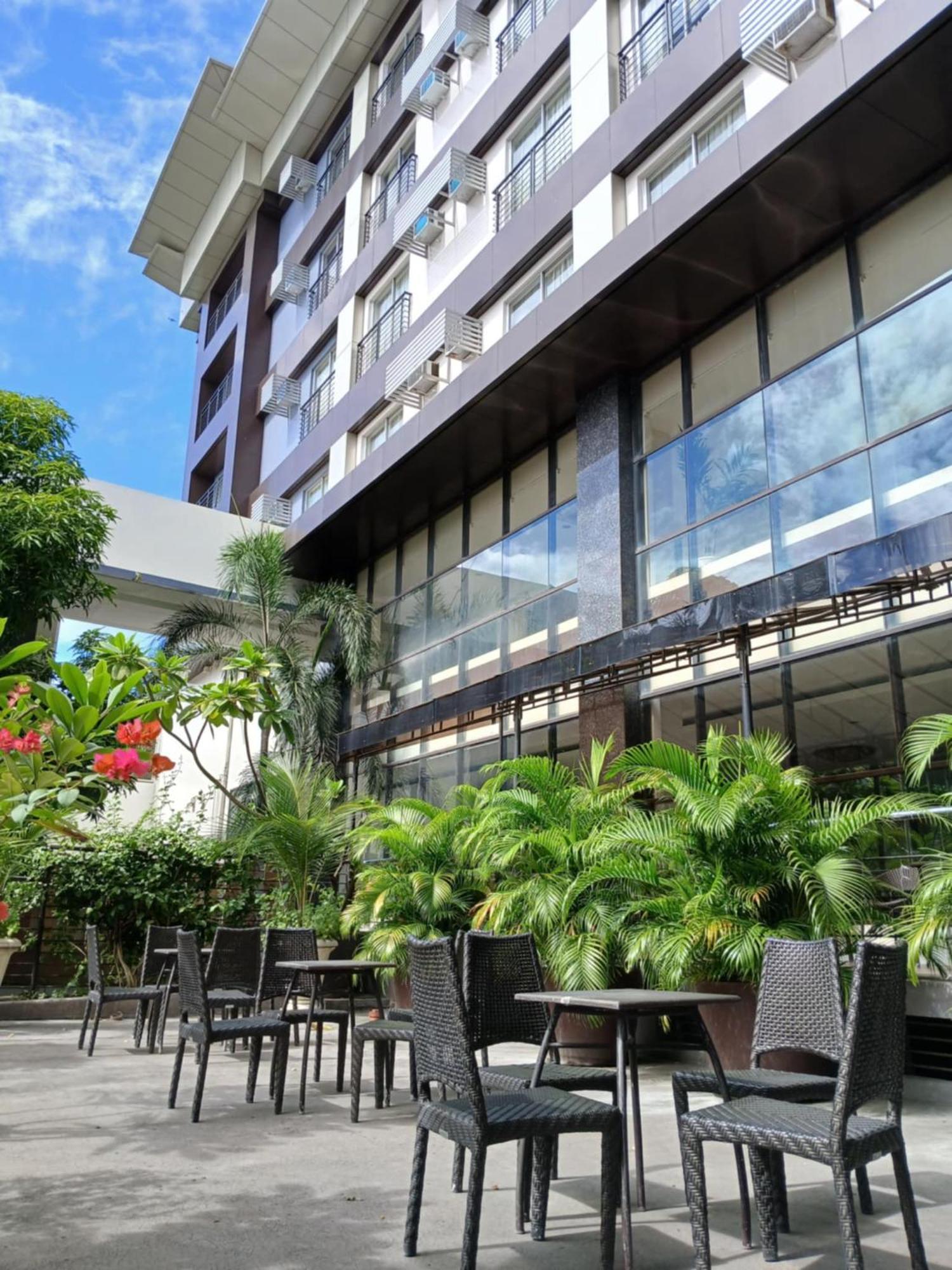 Dohera Hotel Cebu Extérieur photo